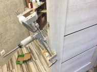 Jig for inserting door locks and hinges 
