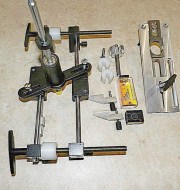 Jig for inserting door locks and hinges 